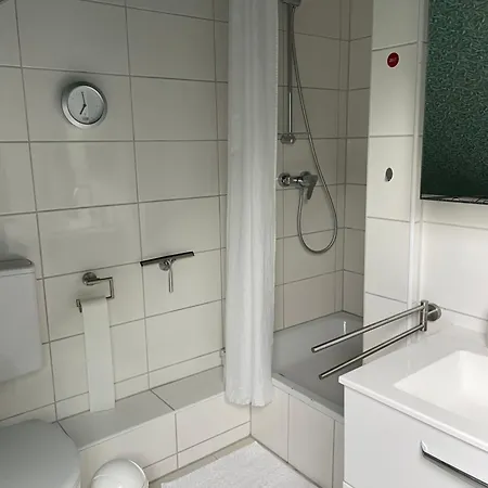 Dachwohnung In Charmanter Stadtvilla In * ヴンストルフ
