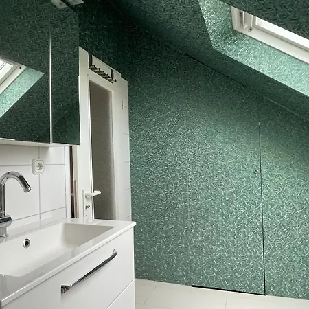 Dachwohnung In Charmanter Stadtvilla In * ヴンストルフ