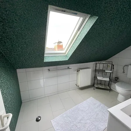 Dachwohnung In Charmanter Stadtvilla In