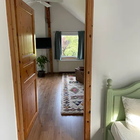 Dachwohnung In Charmanter Stadtvilla In アパート *