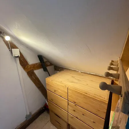 Dachwohnung In Charmanter Stadtvilla In