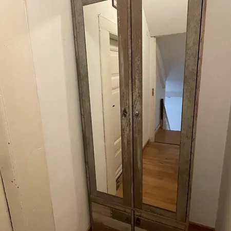 アパート Dachwohnung In Charmanter Stadtvilla In ヴンストルフ