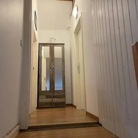 Dachwohnung In Charmanter Stadtvilla In * ヴンストルフ