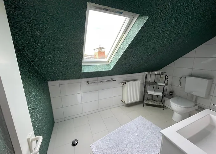 Dachwohnung In Charmanter Stadtvilla In