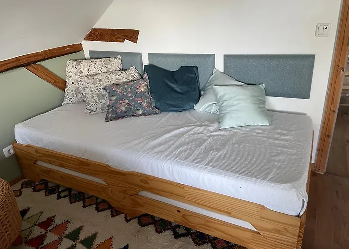 Dachwohnung In Charmanter Stadtvilla In *